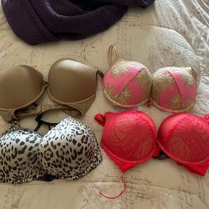 Victoria secrets 34D bombshell bra. Lots of 4